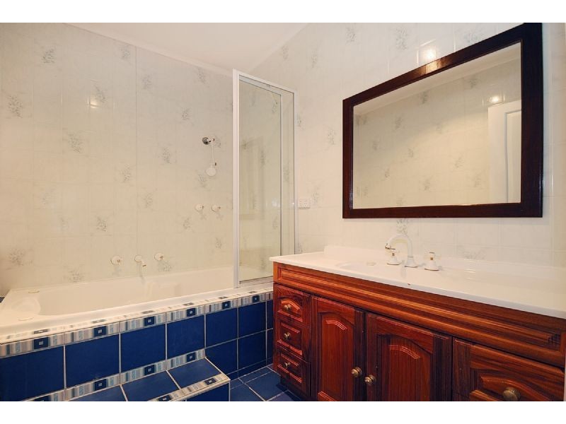 55 Bluebird Avenue, Cockatoo VIC 3781