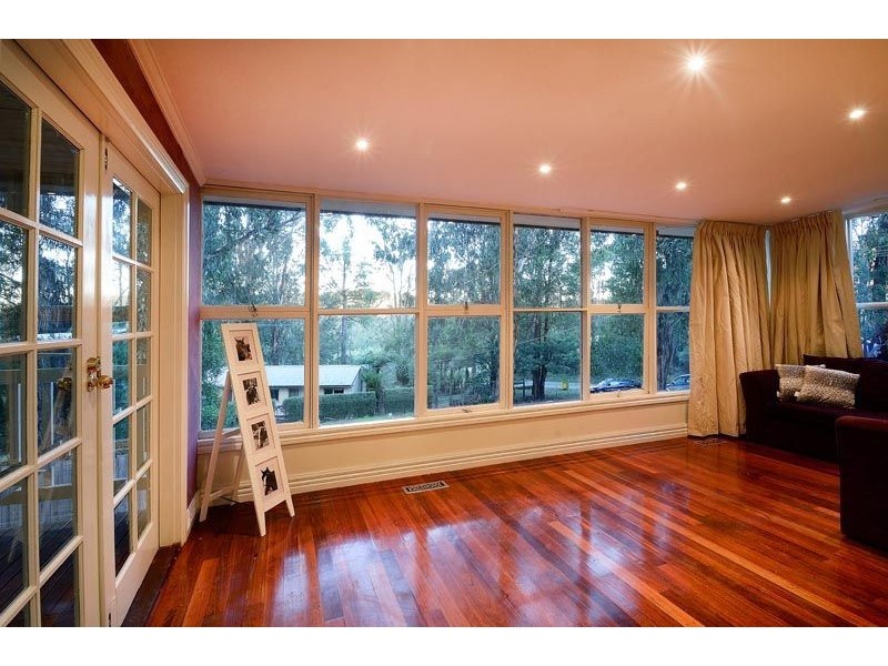 16 Amphlett Avenue, Cockatoo VIC 3781