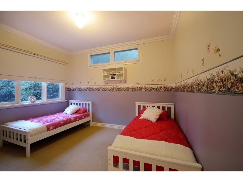 16 Amphlett Avenue, Cockatoo VIC 3781