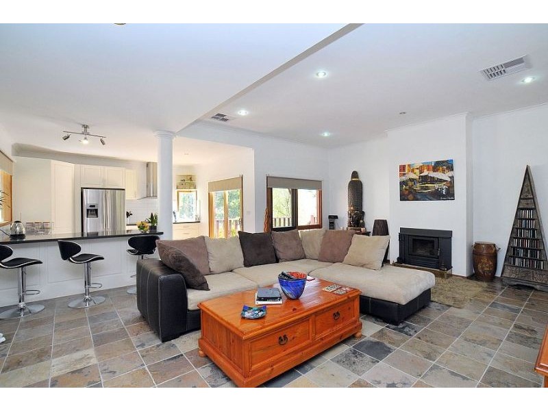 28 Aura-Vale Road, Menzies Creek VIC 3159