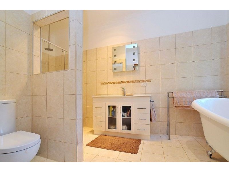 28 Aura-Vale Road, Menzies Creek VIC 3159