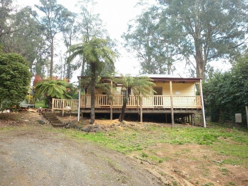 14 Viewhill Road, Cockatoo VIC 3781