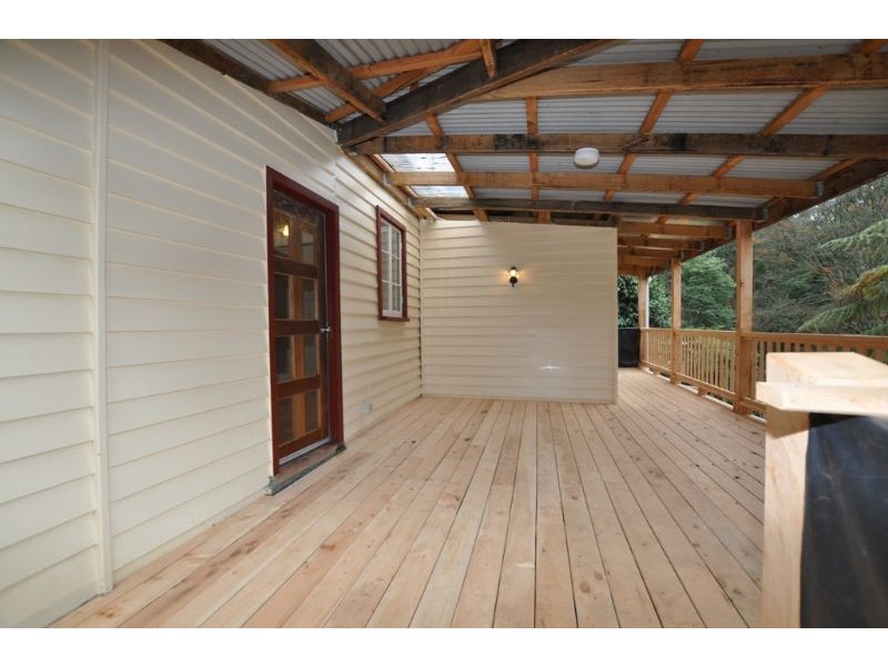 14 Viewhill Road, Cockatoo VIC 3781