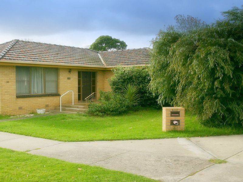 10 TOWERHILL ROAD, Frankston South VIC 3199