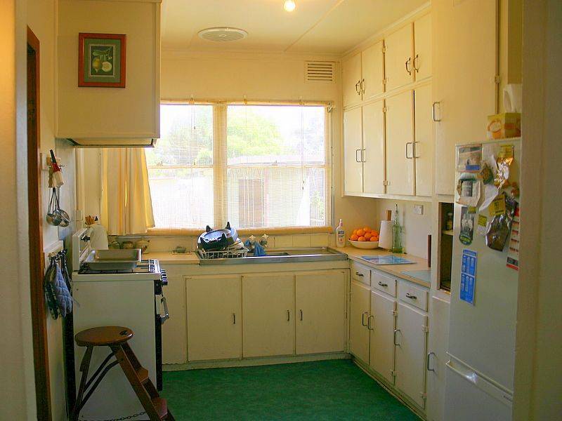 22 MAHOGANY AVENUE, Frankston North VIC 3200