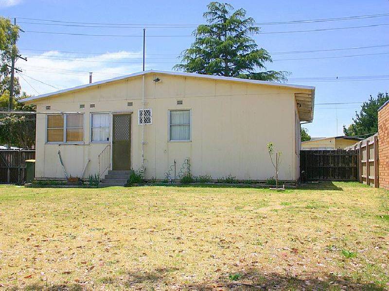 22 MAHOGANY AVENUE, Frankston North VIC 3200