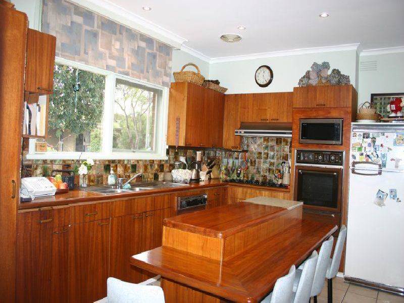 2 MERIBAH COURT, Frankston VIC 3199