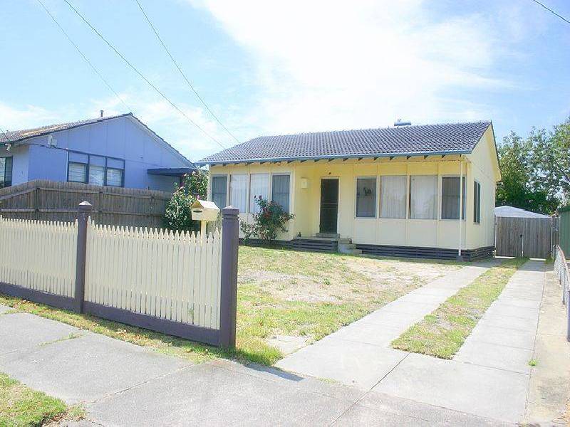 5 BURDETT STREET, Frankston North VIC 3200