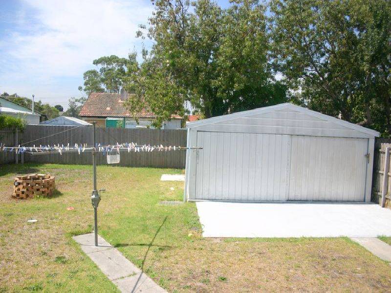 5 BURDETT STREET, Frankston North VIC 3200