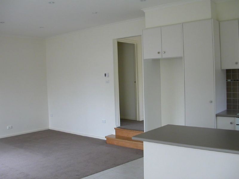2/7 HELEN STREET, Frankston South VIC 3199