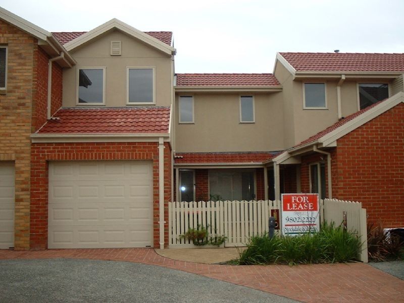 2/2 McKelvie Court, Glen Waverley VIC 3150