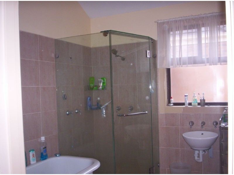 25 Cheviot Road, Mount Waverley VIC 3149