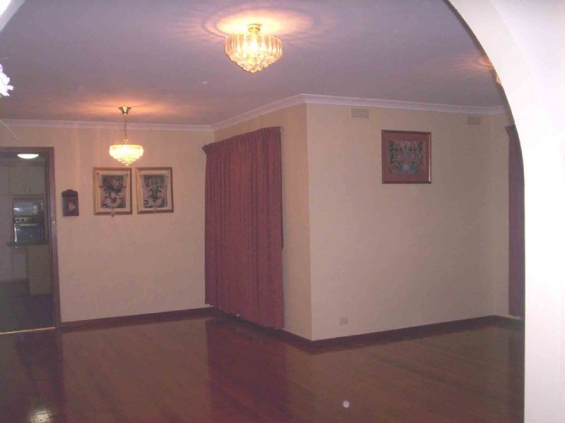 8 Lindwall Street, Glen Waverley VIC 3150