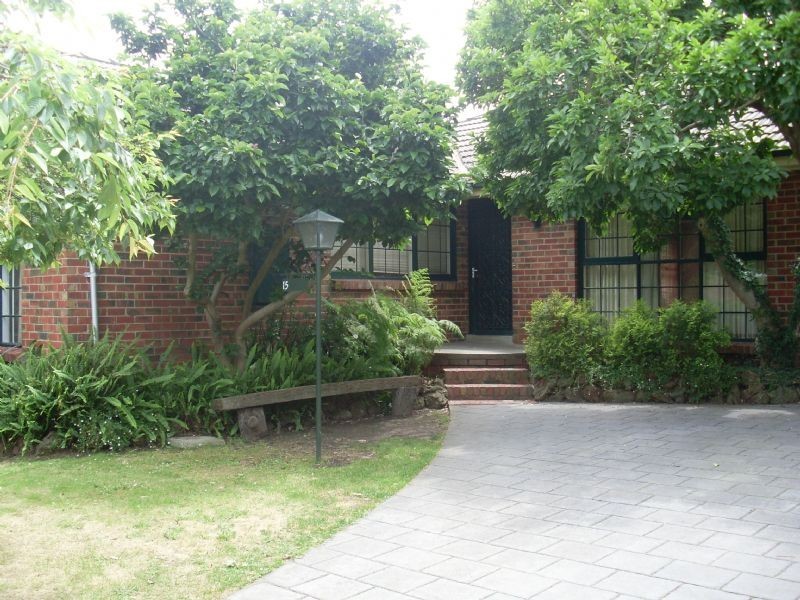15 Avonhurst Drive, Glen Waverley VIC 3150