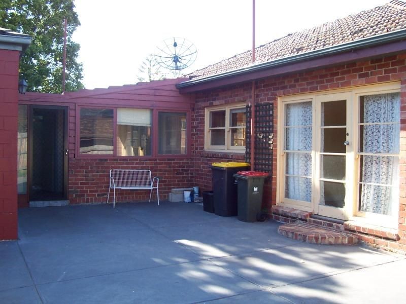 29 Burton Street, Chadstone VIC 3148