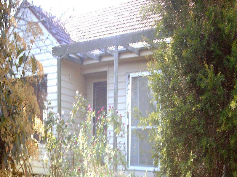 2 Roberts Avenue, Mulgrave VIC 3170