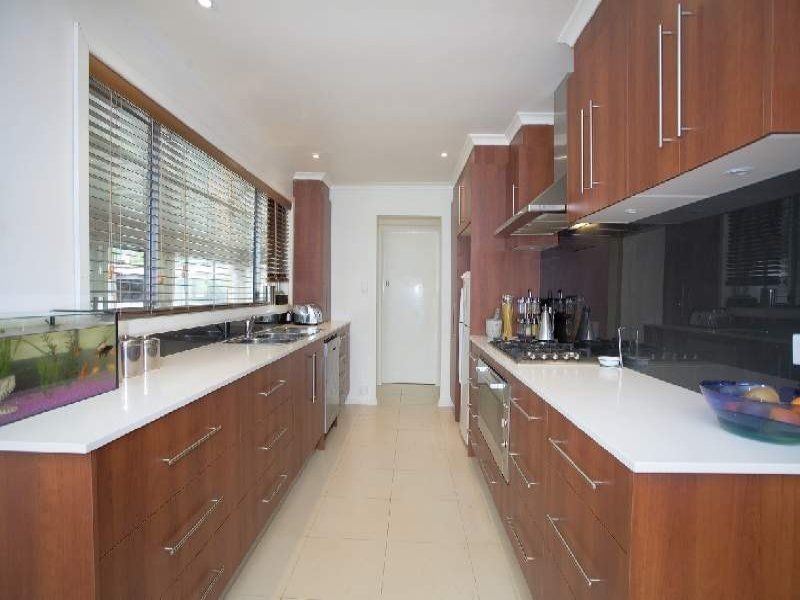 18 Headingley Road, Mount Waverley VIC 3149