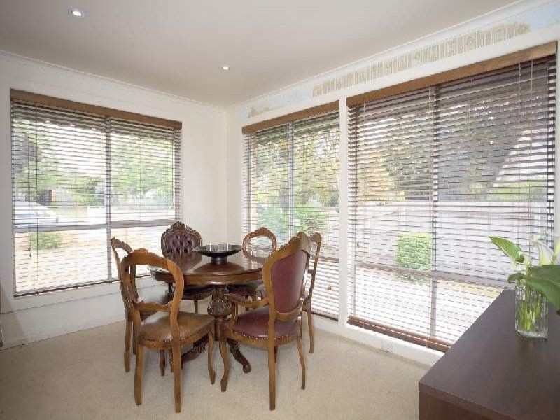 18 Headingley Road, Mount Waverley VIC 3149