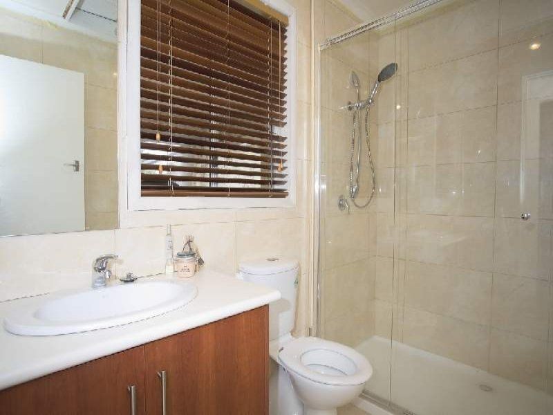 18 Headingley Road, Mount Waverley VIC 3149