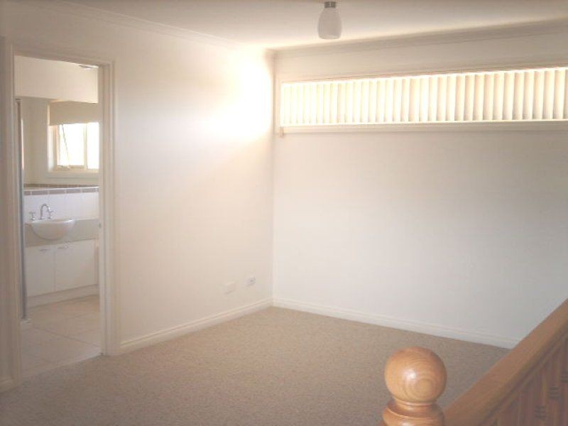 2/17 Lincoln Avenue, Glen Waverley VIC 3150