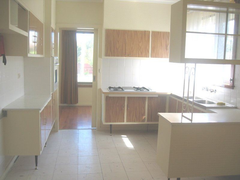 38 Kingswood Avenue, Mount Waverley VIC 3149