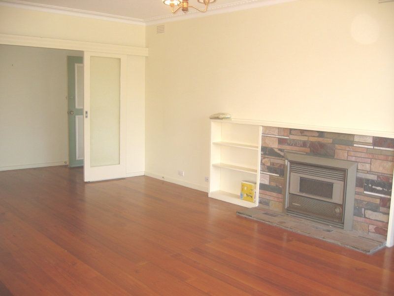 38 Kingswood Avenue, Mount Waverley VIC 3149