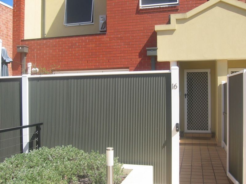 16/18 Tulloch Grove, Glen Waverley VIC 3150