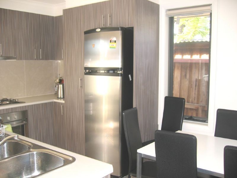 2/124 Power Avenue, Chadstone VIC 3148