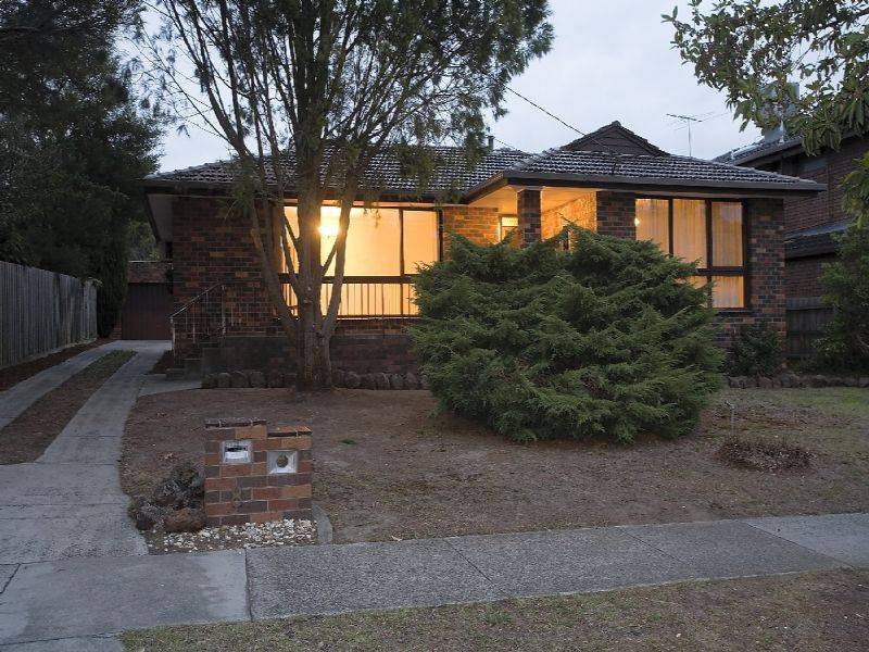 8 Greenways Road, Glen Waverley VIC 3150