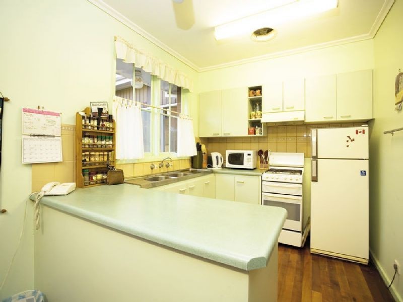 15 Leeds Road, Mount Waverley VIC 3149