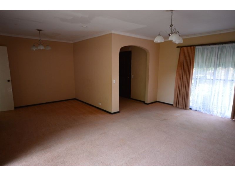 34 Threadbow Crescent, Wheelers Hill VIC 3150