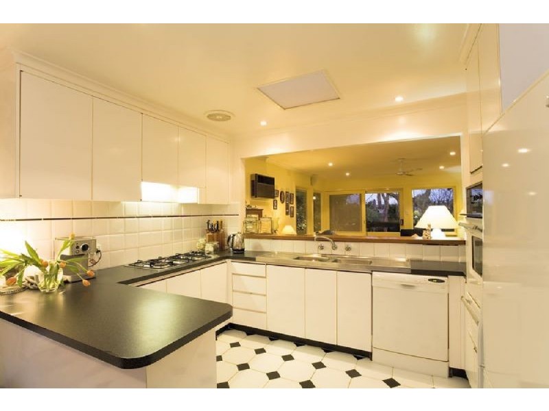 12 Durward Avenue, Glen Waverley VIC 3150