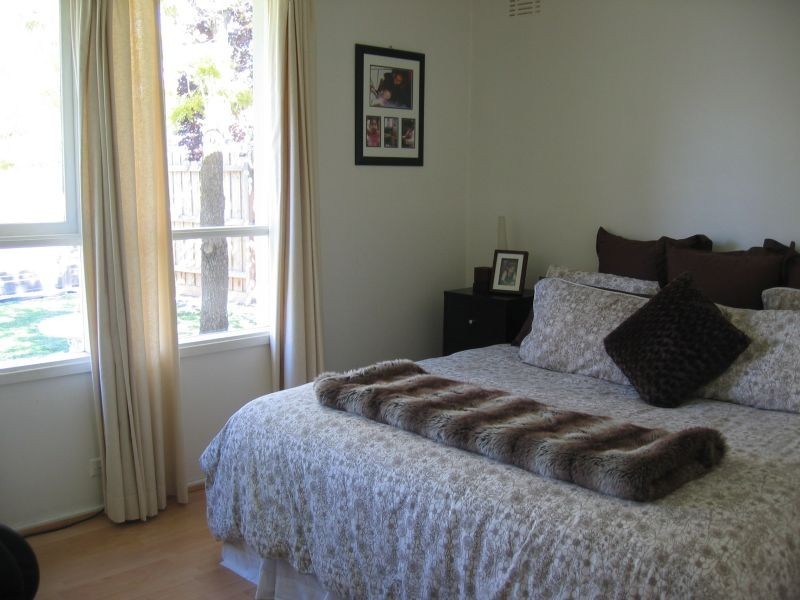 13 Akuna Avenue, Notting Hill VIC 3168