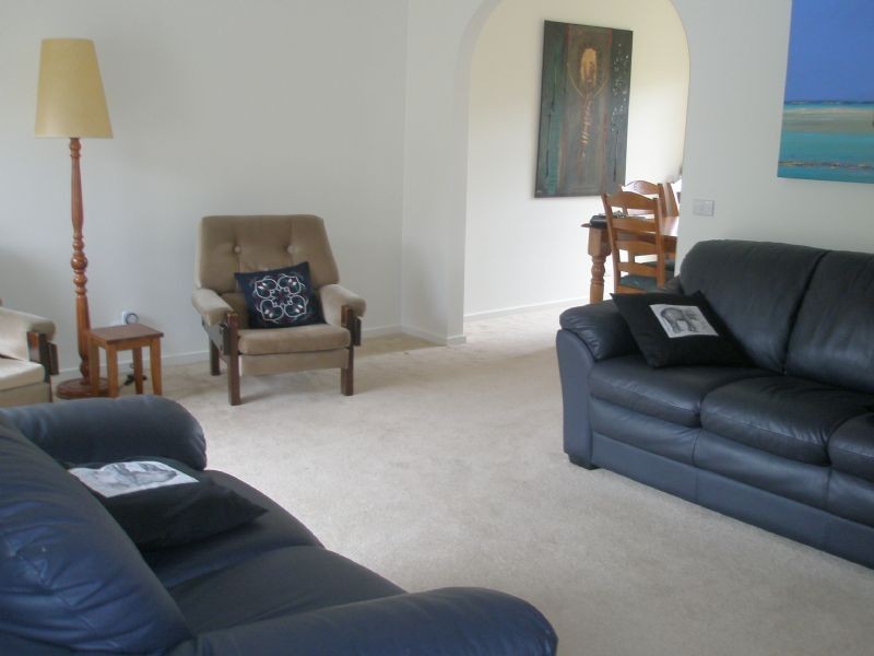 2/13 Irving Street, Mount Waverley VIC 3149