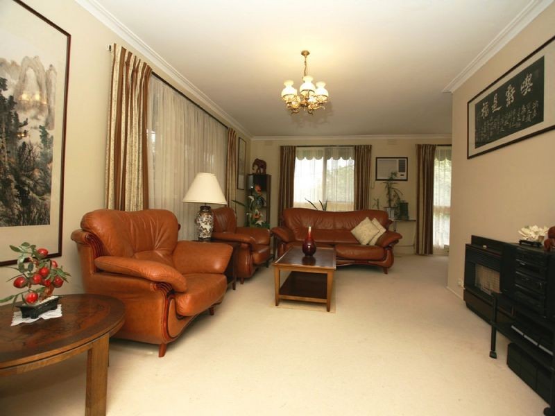 1 Pineda Court, Glen Waverley VIC 3150