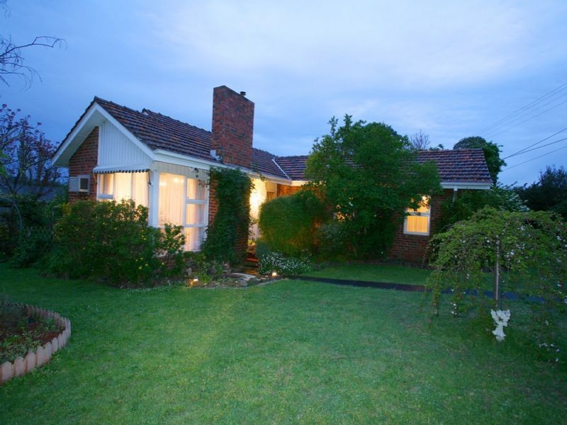 14 Pinewood Drive, Mount Waverley VIC 3149