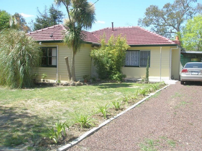 22 Meadow Crescent, Mount Waverley VIC 3149