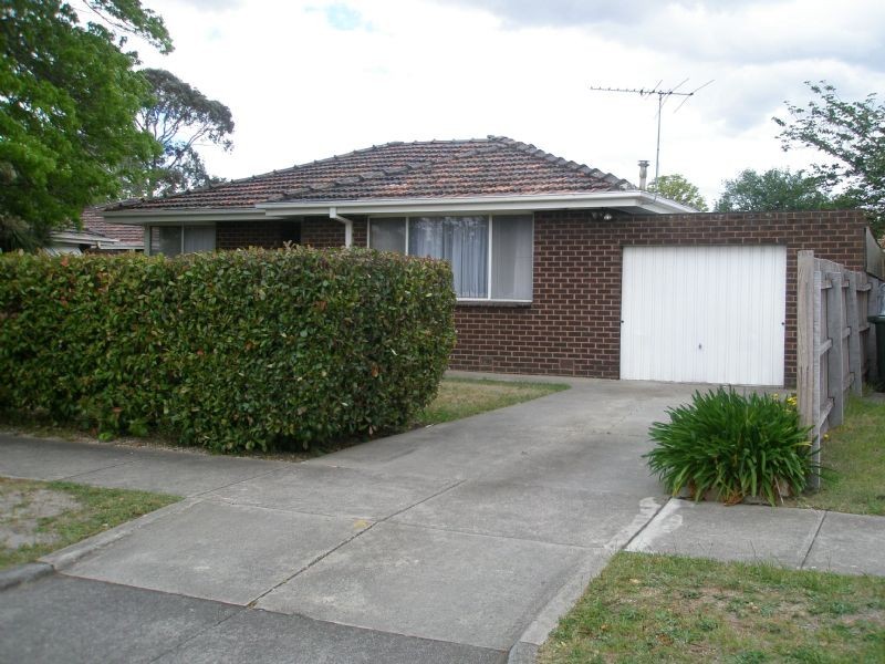 1/2 Munro Avenue, Mount Waverley VIC 3149