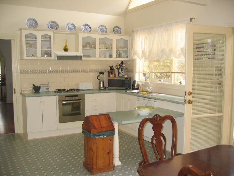 4 Blossom Grove , Knoxfield VIC 3180