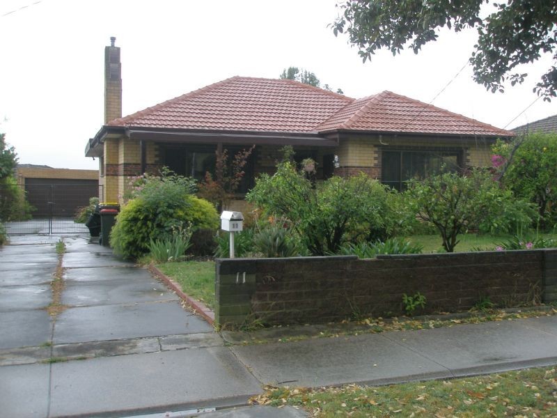 11 Adrienne Crescent, Mount Waverley VIC 3149