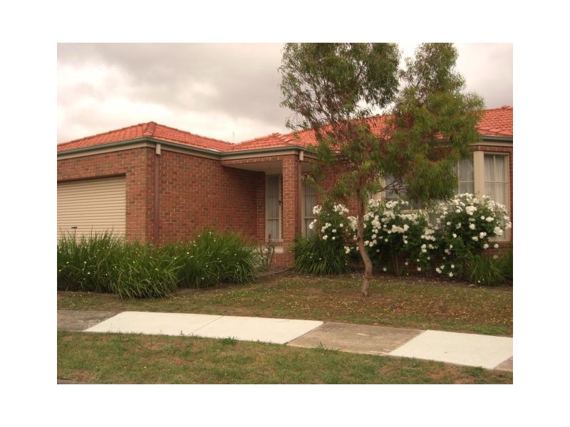 1/2 Ellesmere Road, Burwood East VIC 3151