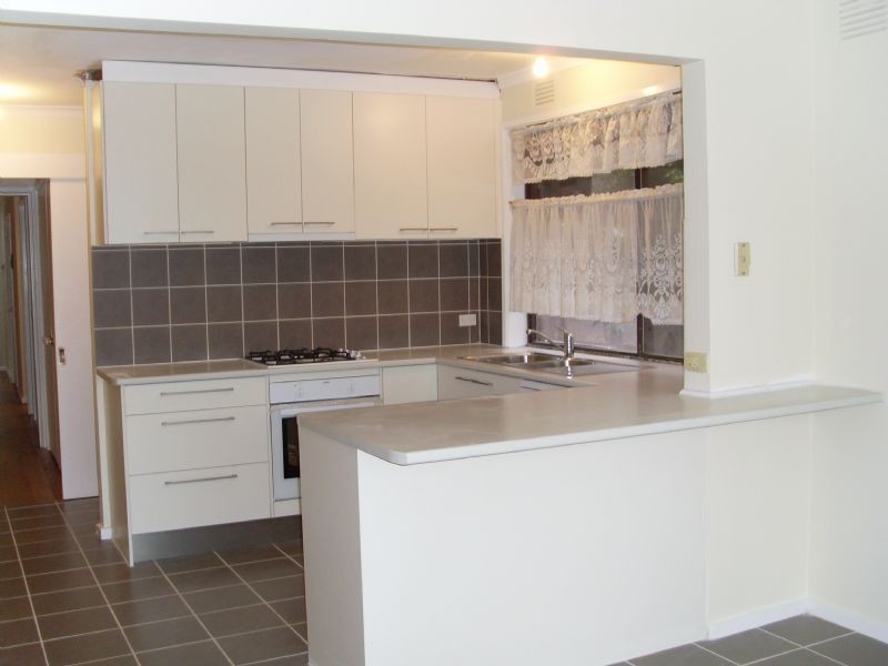 31 Heatherlea Drive, Wheelers Hill VIC 3150