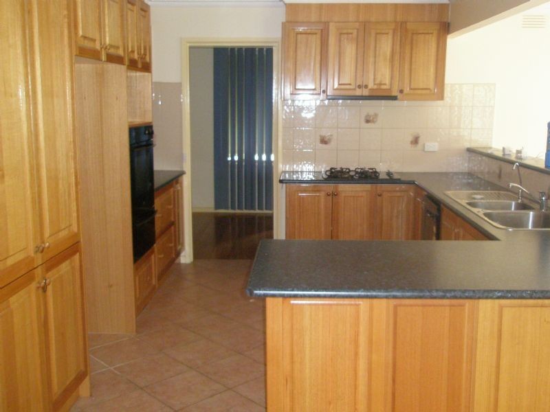 9 Salford Court, Mulgrave VIC 3170