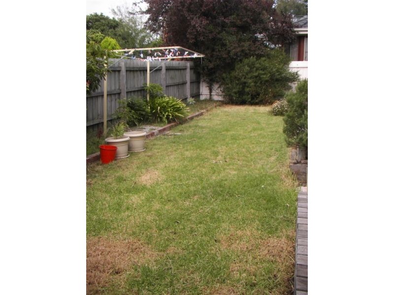 2/16 Adrienne Crescent, Mount Waverley VIC 3149