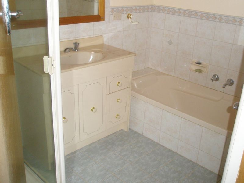 17 Caledonia Crescent, Mulgrave VIC 3170