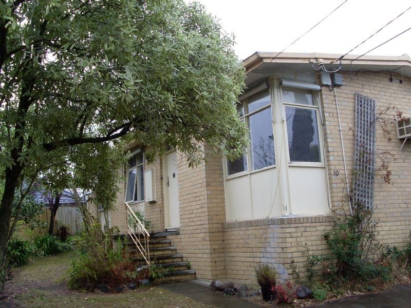 30 Illuka Crescent, Mount Waverley VIC 3149