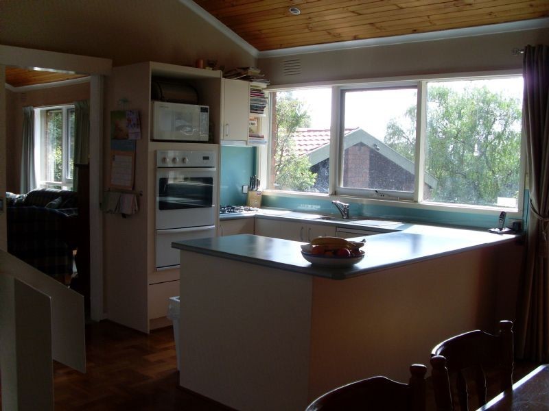 17 Garnet Road, Wheelers Hill VIC 3150