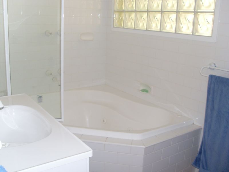 17 Garnet Road, Wheelers Hill VIC 3150