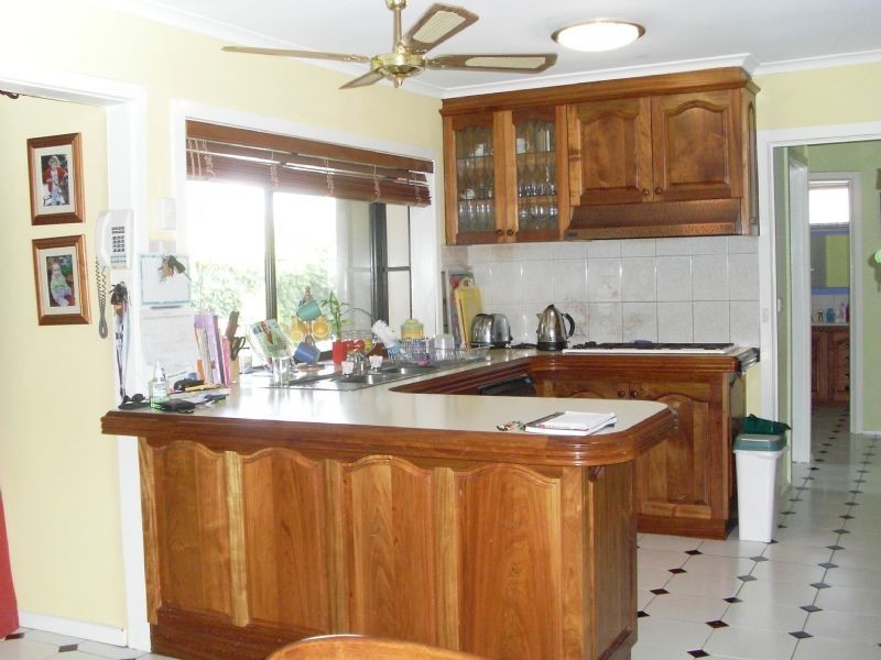 41 Leatherwood Crescent, Wheelers Hill VIC 3150