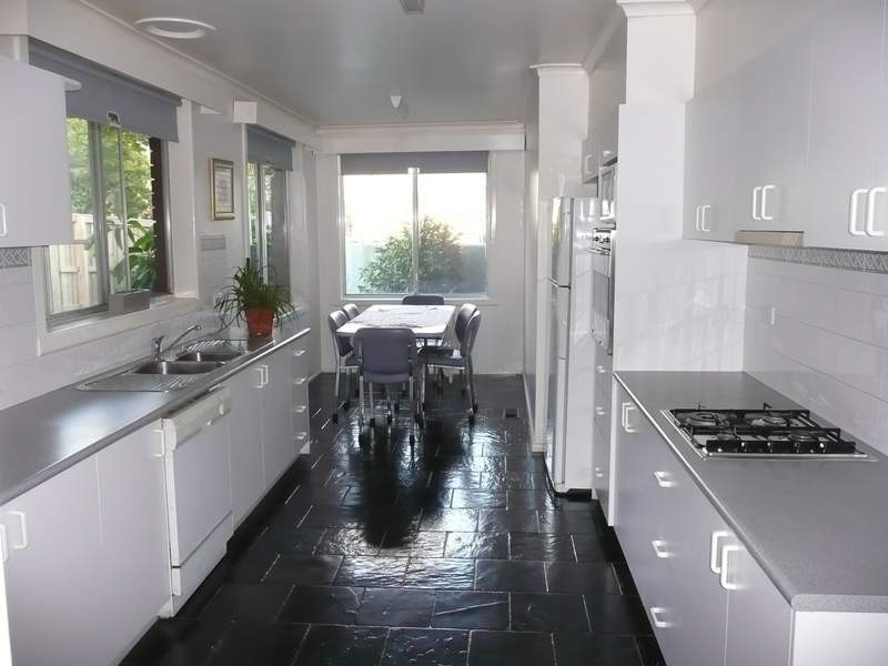 1 Berkley Court, Glen Waverley VIC 3150